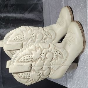 White(ish) chunky boots